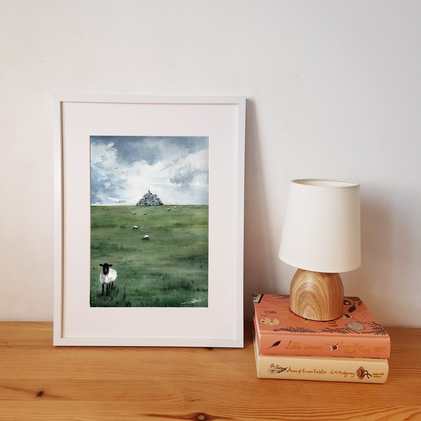 Reproduction A4 encadrée d'une aquarelle réaliste au format portrait du Mont-Saint-Michel par Emma de Morel