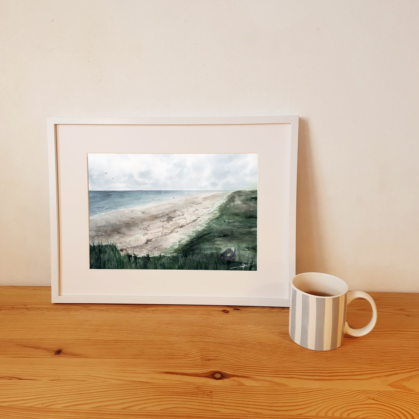 Reproduction A4 encadrée d'une aquarelle réaliste au format paysage des dunes d'Hatainville par Emma de Morel