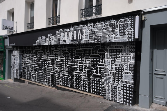 Réalisation d'une fresque sur la façade du bar COMBAT (Paris) / Avril 2022