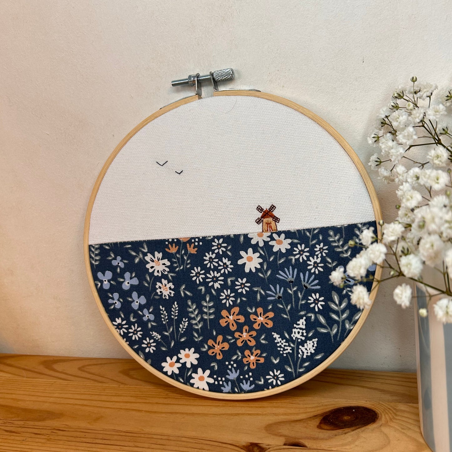 Broderie "Moulin dans la prairie"