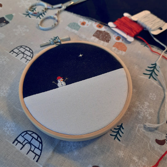 Petite broderie "Bonhomme de neige"