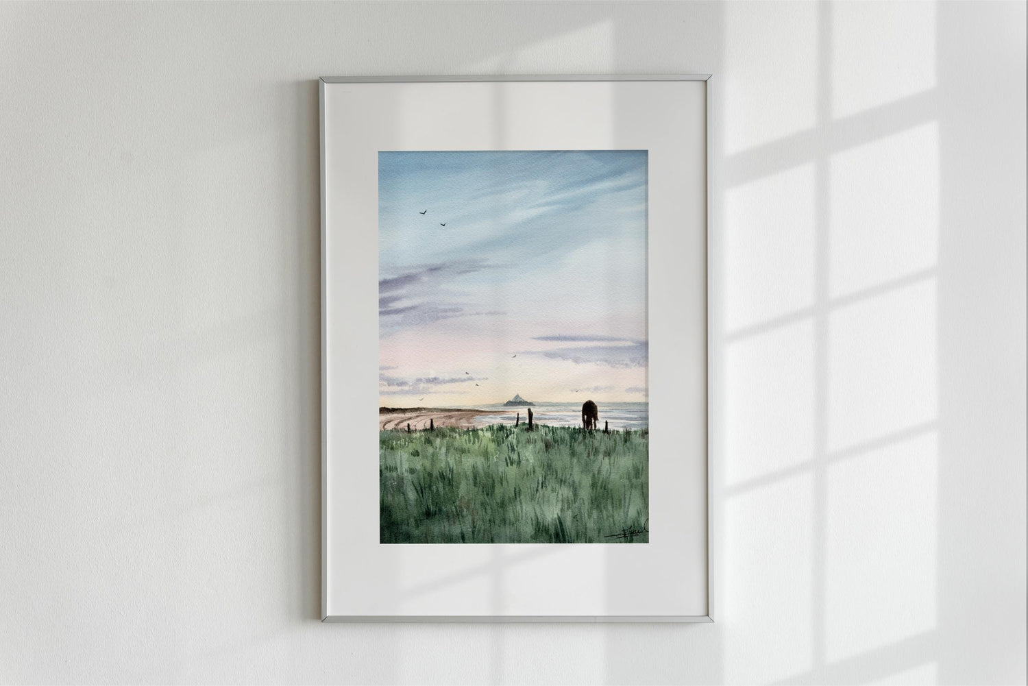Aquarelle encadrée représentant un cheval devant le Mont-Saint-Michel par Emma de Morel