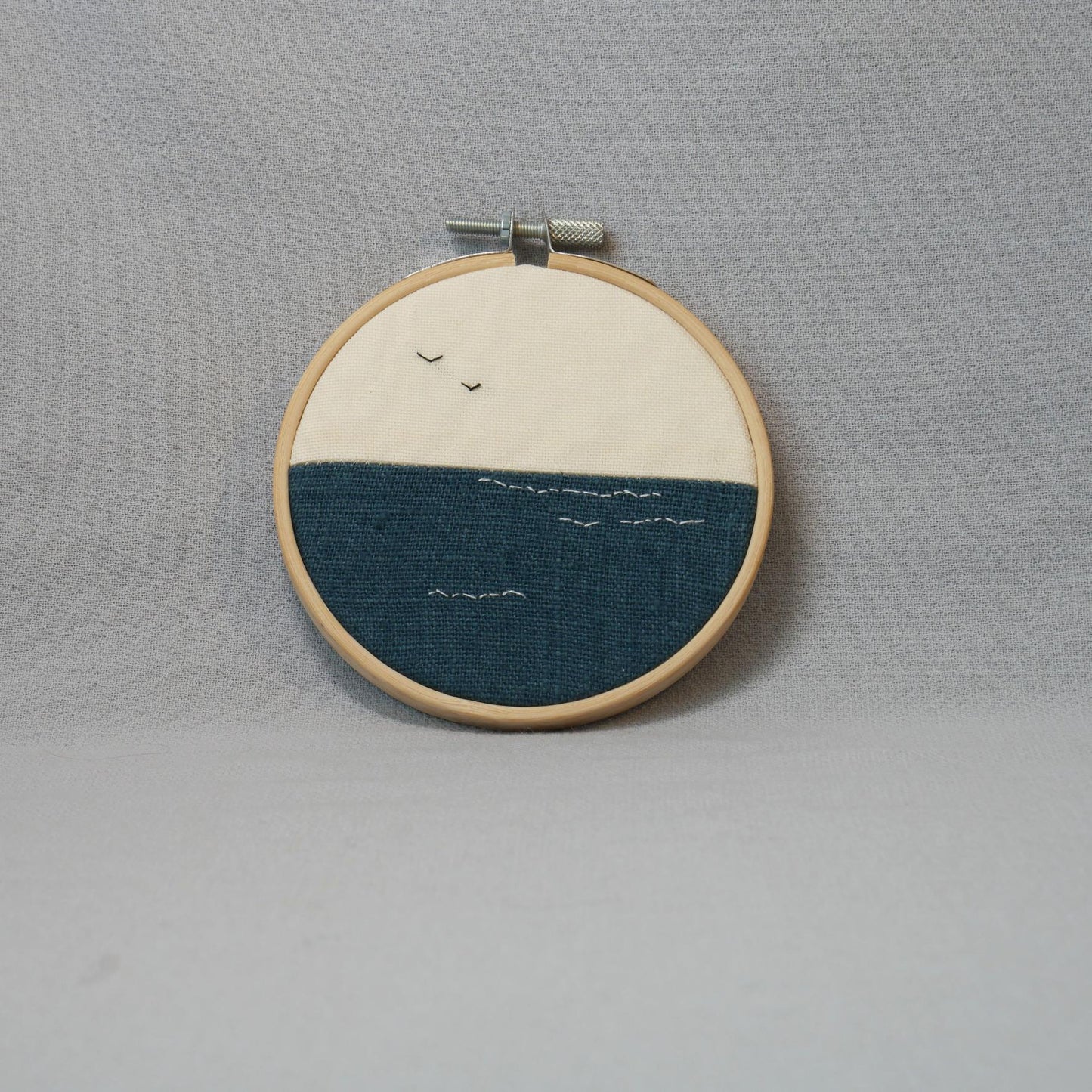 Petite broderie "Vagues"